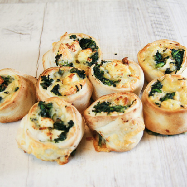 Pizza8 - Pizzabrötchen Sparta+Tzatziki Dip