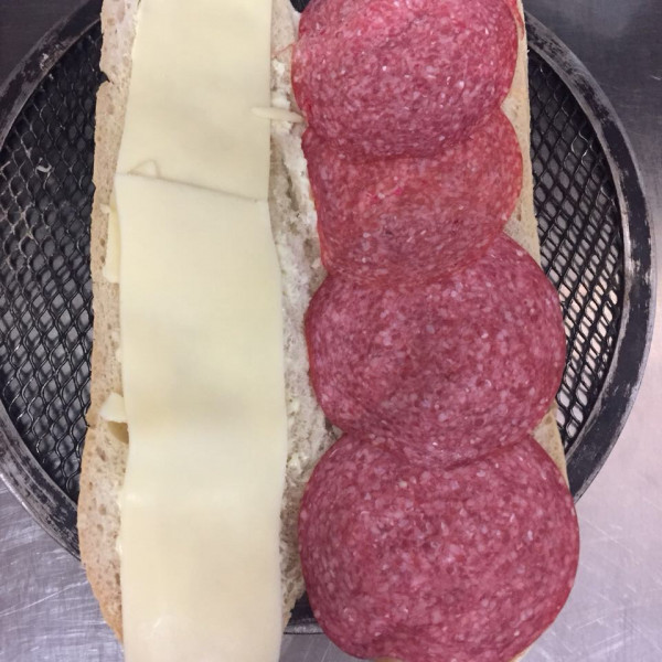 Holzfeuer Pizzeria Peppone - 214. Salami Baguette
