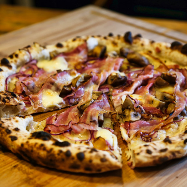 nineOfive Düsseldorf-Flingern - SPECKENWOLF 🍕